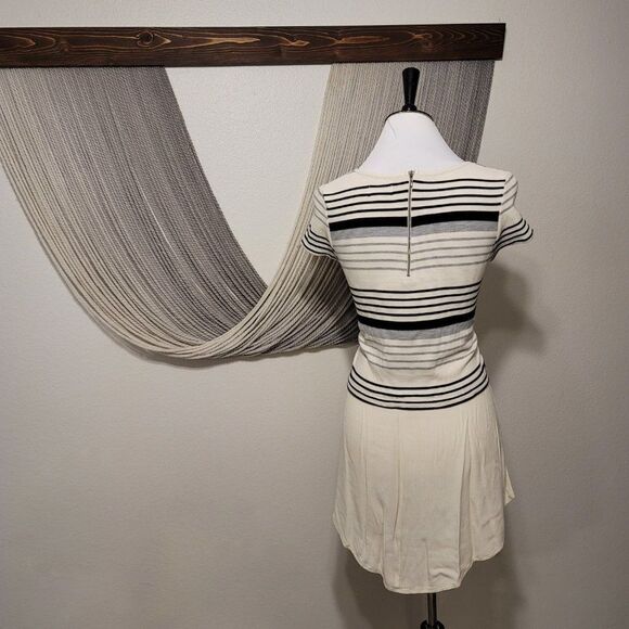 Deletta Striped Hi-Lo Top Sz M - Picture 2 of 3